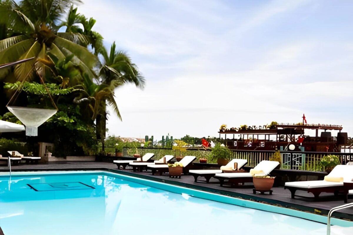 Piscine d'un hôtel Victoria au Vietnam